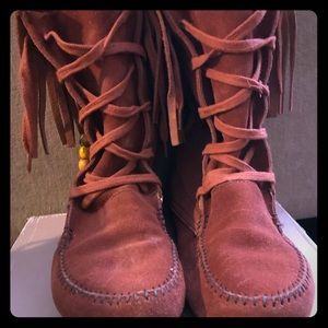 Sketchers lace up leather boots